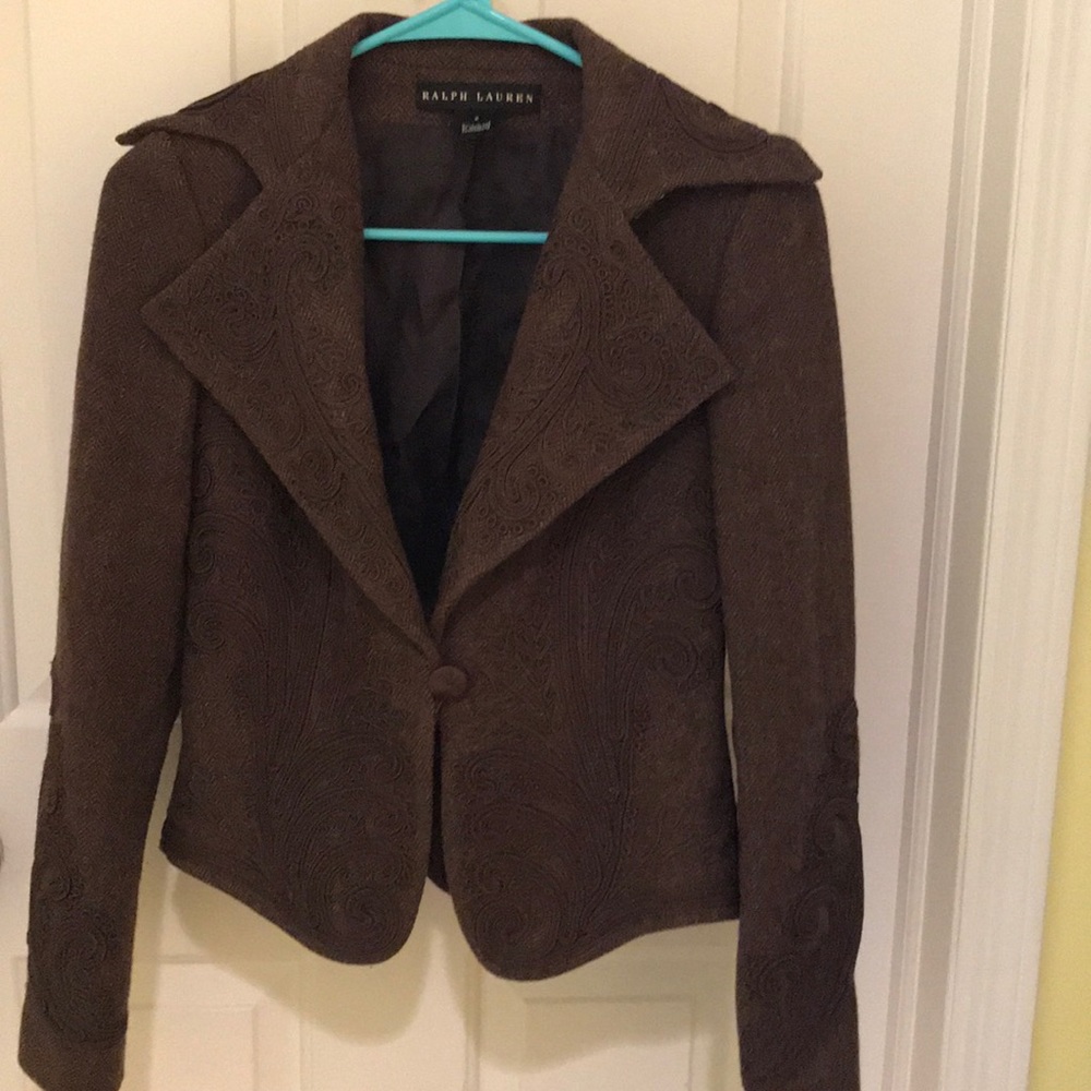 RALPH Lauren Blazer in brown tweed with appliqué.